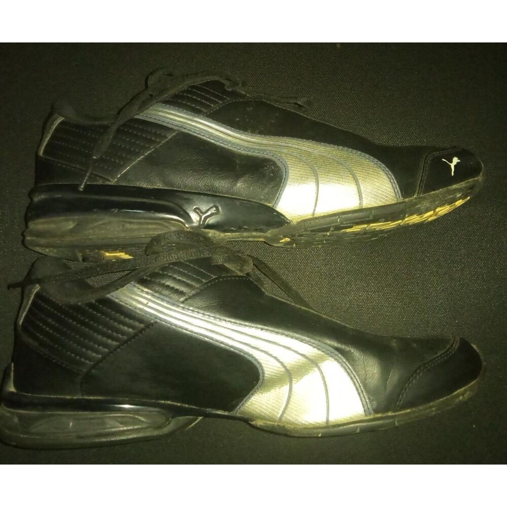 Men or Unisex Black Puma Athletic Sneakers Size 10....S2